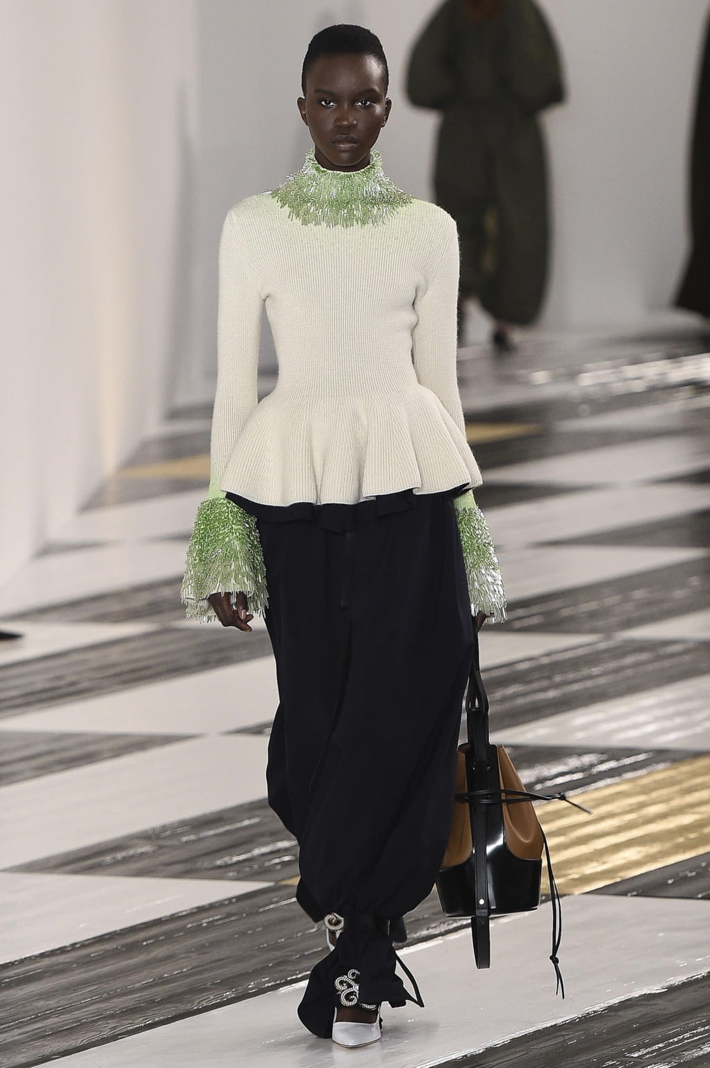 Fashion Week Paris Fall/Winter 2020 look 37 from the Loewe collection womenswear