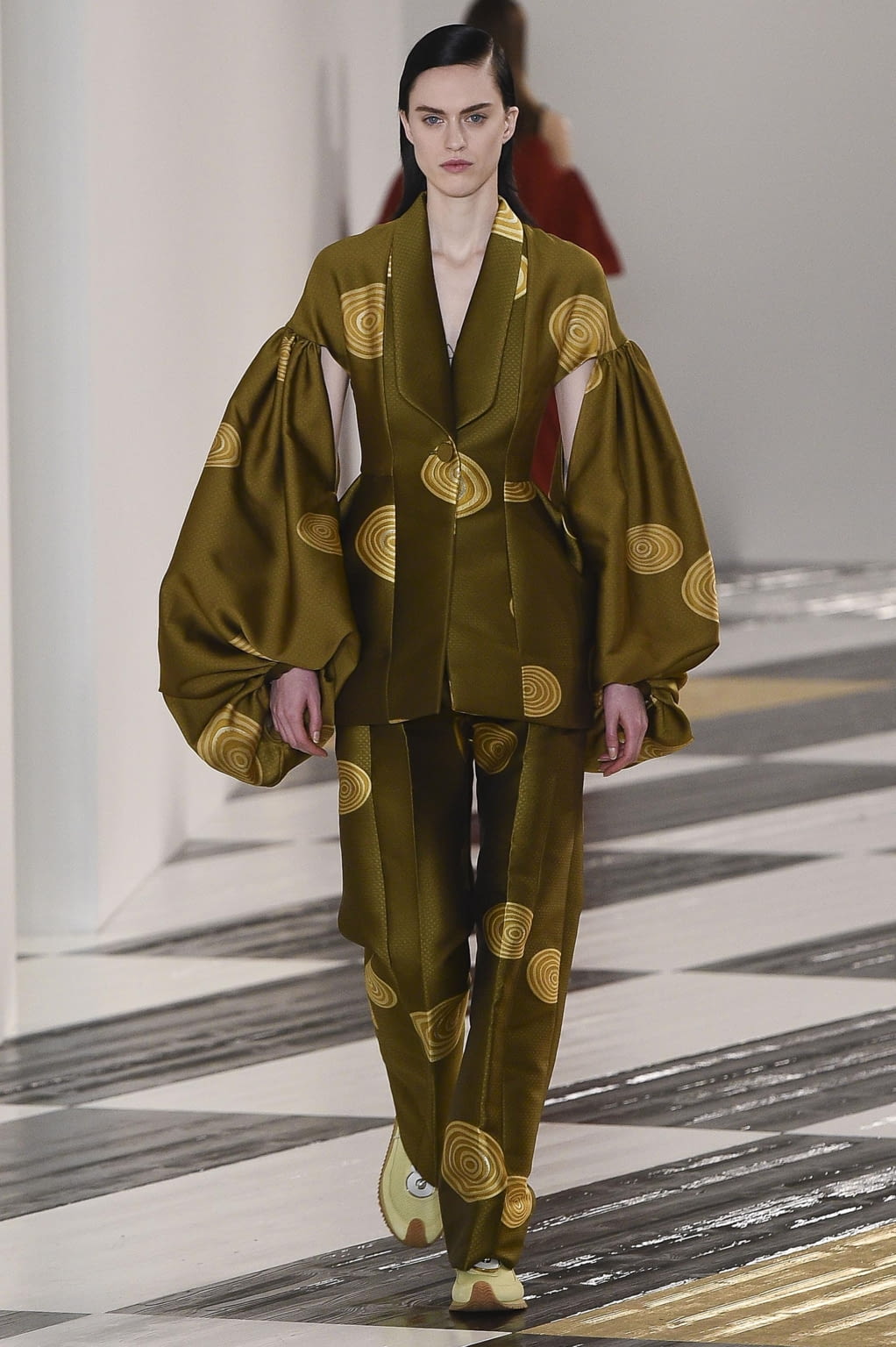 Fashion Week Paris Fall/Winter 2020 look 39 from the Loewe collection womenswear