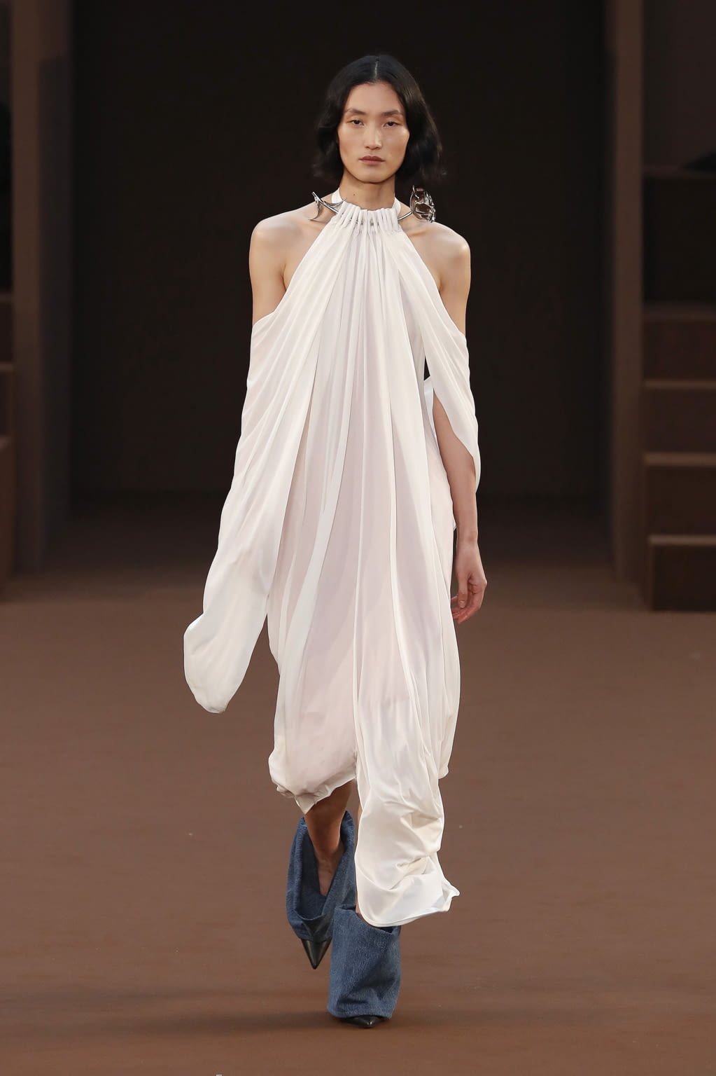 Fashion Week Paris Fall/Winter 2022 look 47 de la collection Loewe womenswear