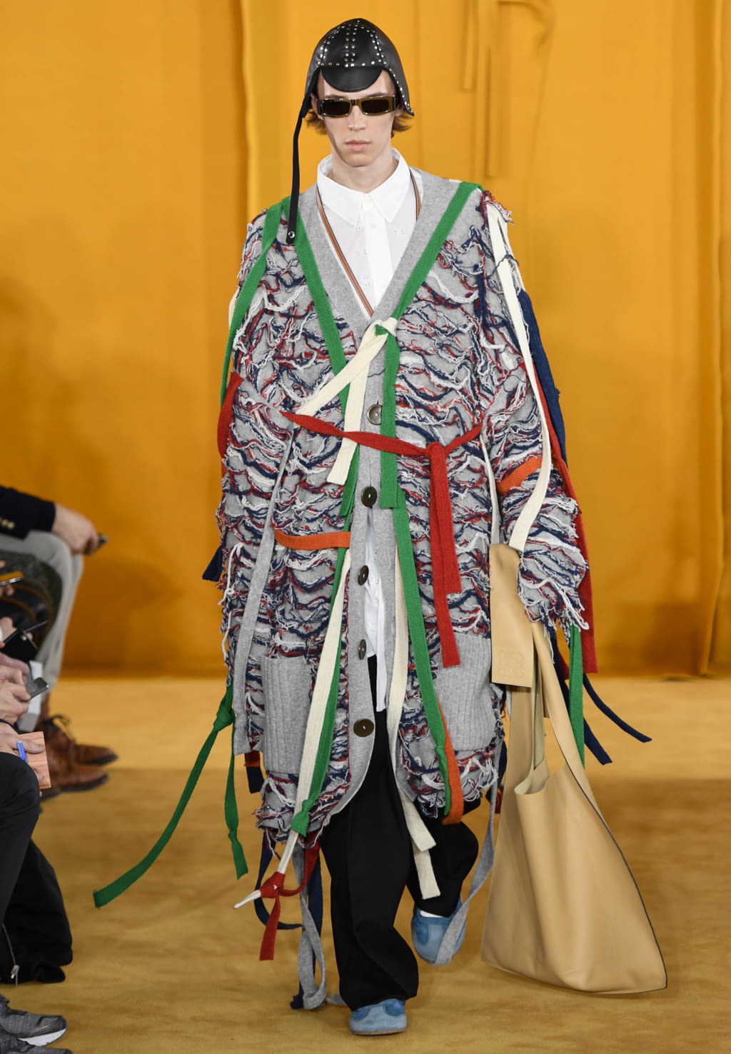 Fashion Week Paris Fall/Winter 2019 look 13 from the Loewe collection 男装