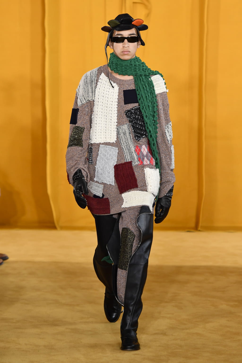 Fashion Week Paris Fall/Winter 2019 look 29 from the Loewe collection 男装