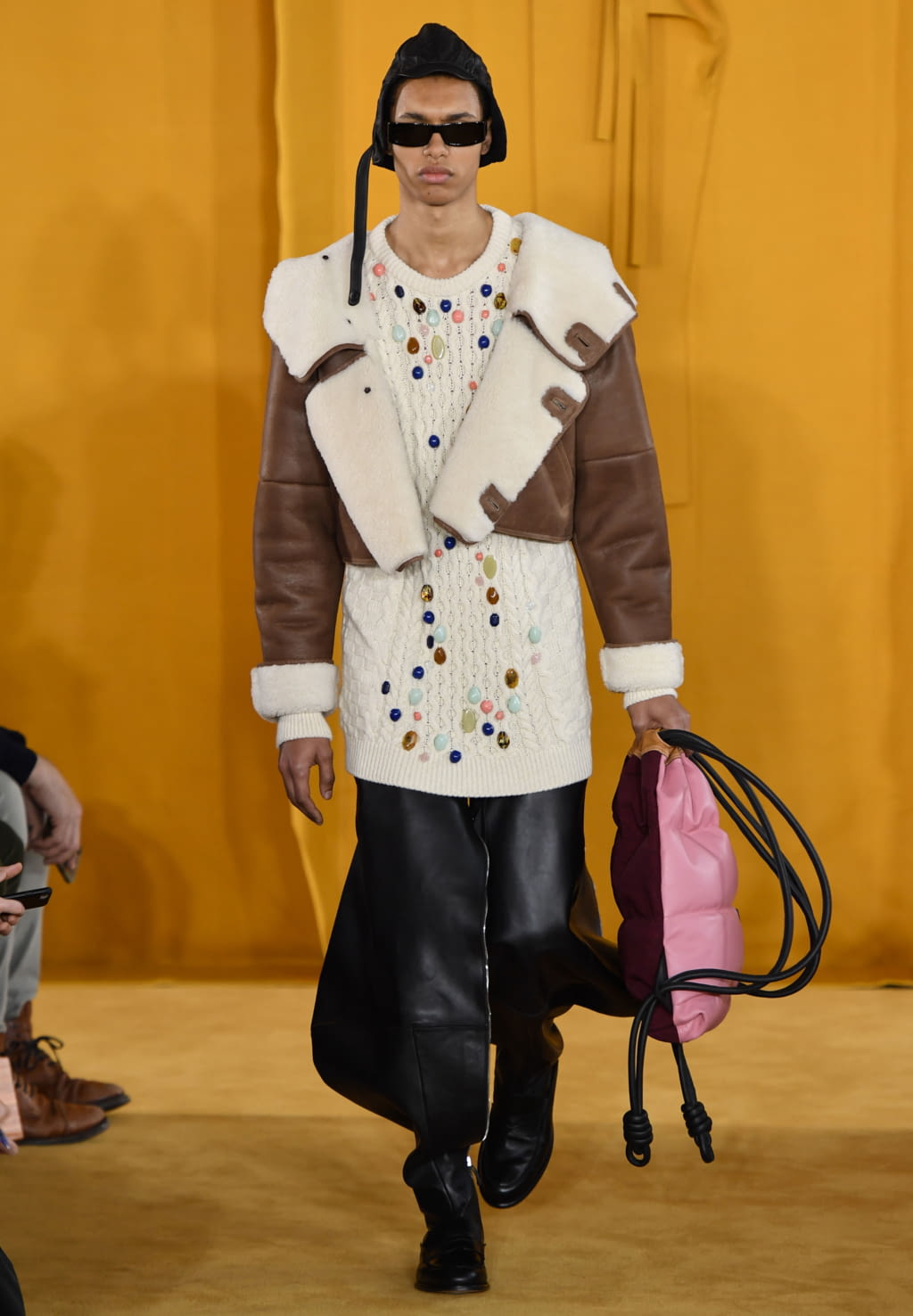 Fashion Week Paris Fall/Winter 2019 look 36 from the Loewe collection 男装