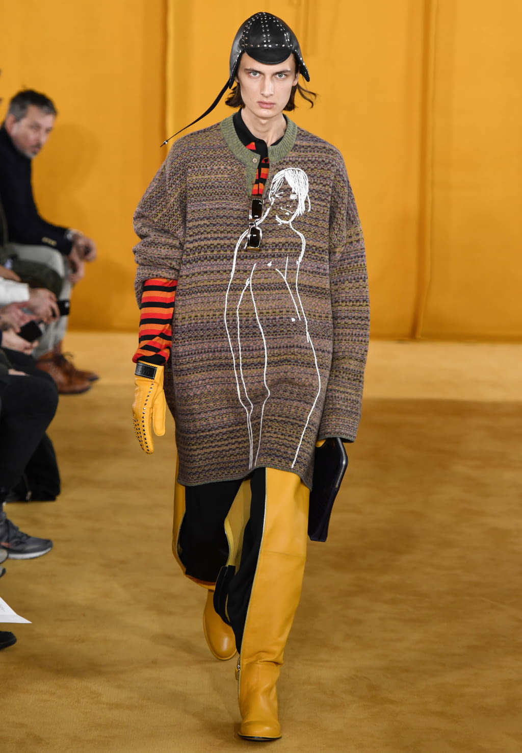 Fashion Week Paris Fall/Winter 2019 look 40 from the Loewe collection menswear