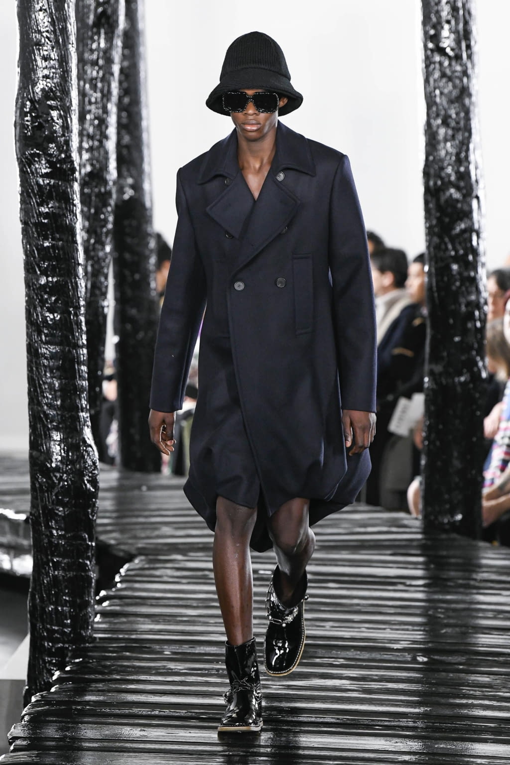 Fashion Week Paris Fall/Winter 2020 look 37 from the Loewe collection menswear