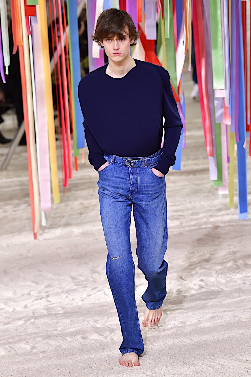 Fashion Week Paris Fall/Winter 2022 look 10 from the Loewe collection menswear