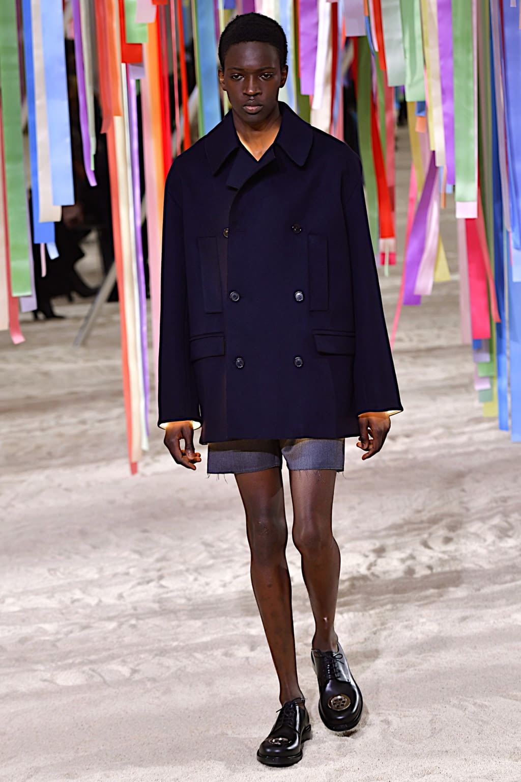 Fashion Week Paris Fall/Winter 2022 look 28 from the Loewe collection 男装
