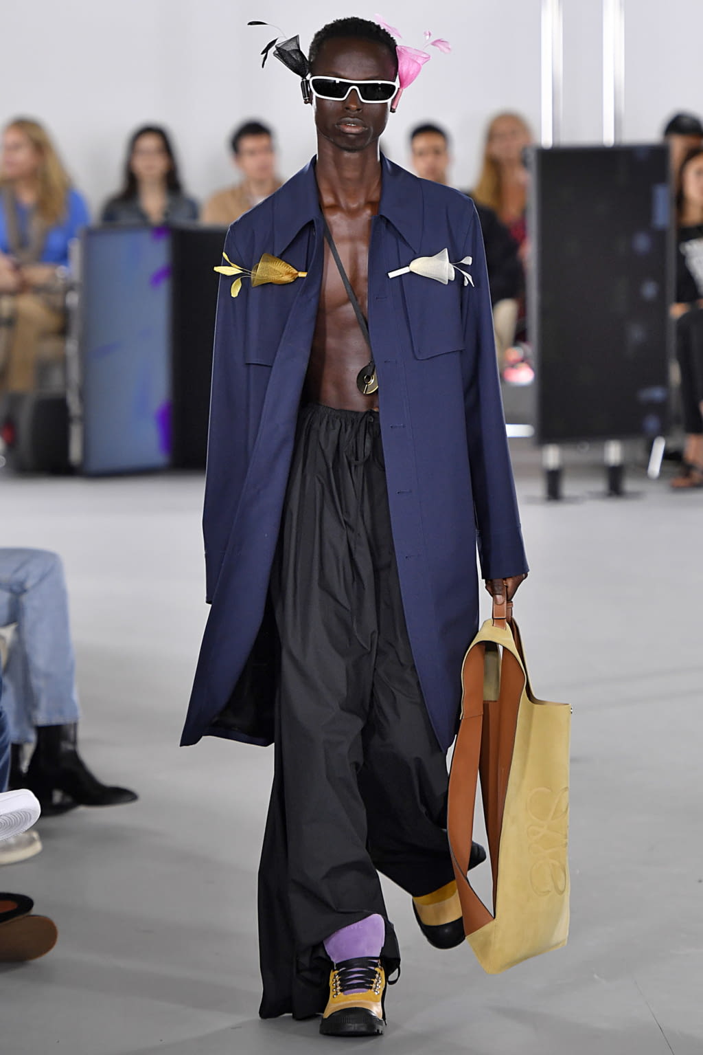 Fashion Week Paris Spring/Summer 2020 look 5 from the Loewe collection menswear