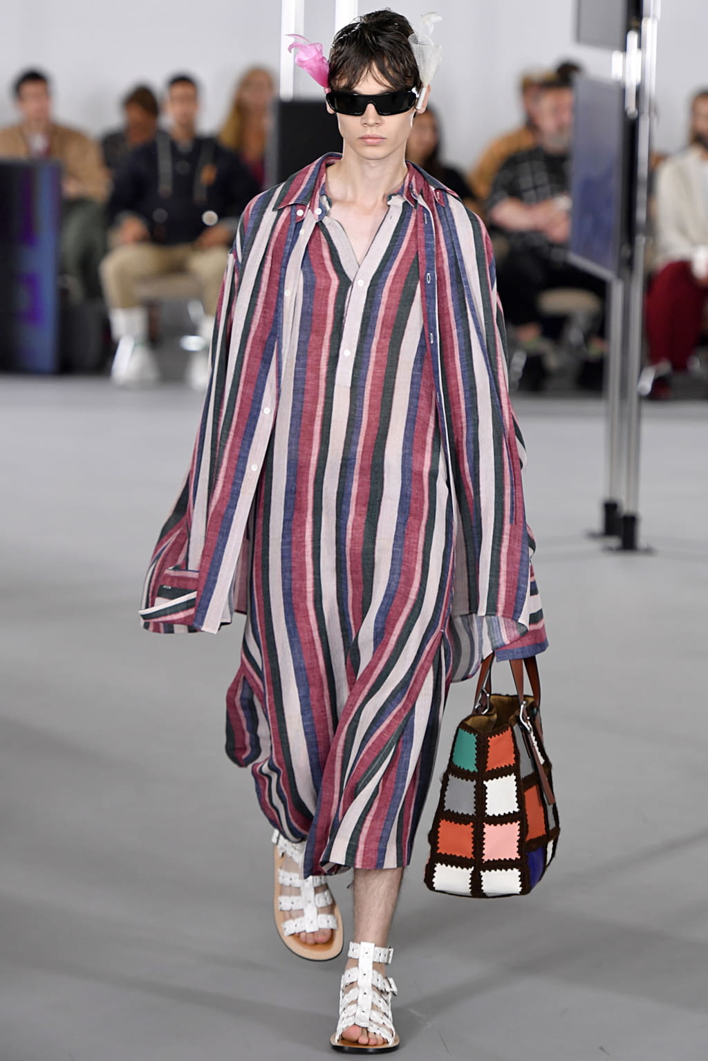 Fashion Week Paris Spring/Summer 2020 look 10 de la collection Loewe menswear