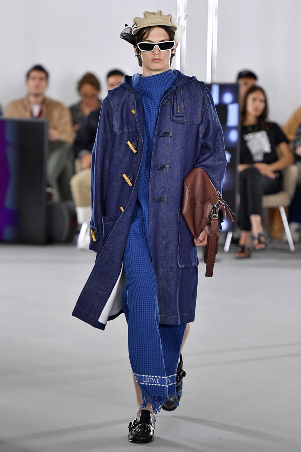 Fashion Week Paris Spring/Summer 2020 look 12 from the Loewe collection menswear