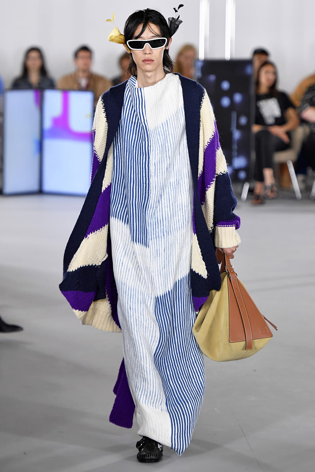 Fashion Week Paris Spring/Summer 2020 look 15 from the Loewe collection 男装