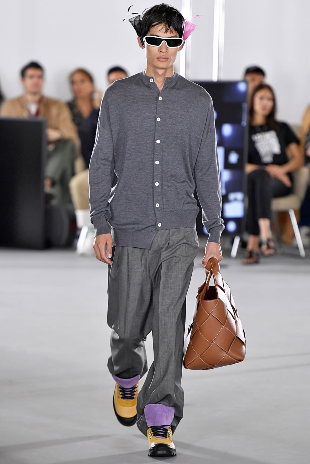 Fashion Week Paris Spring/Summer 2020 look 20 from the Loewe collection menswear