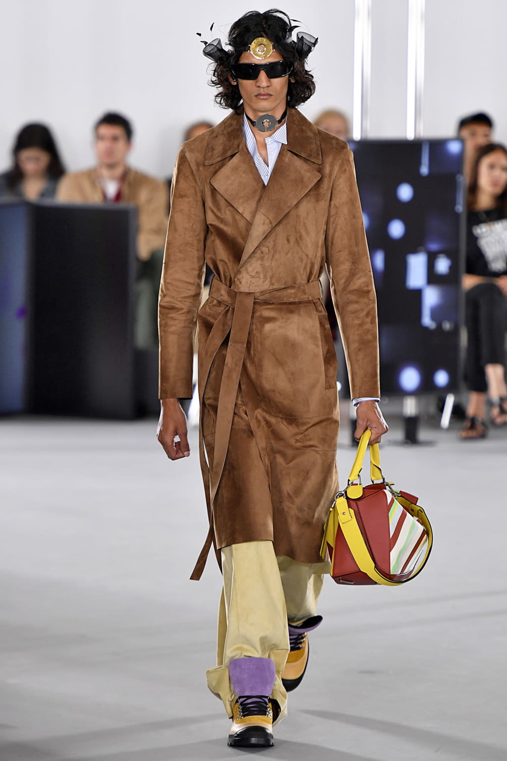 Fashion Week Paris Spring/Summer 2020 look 24 from the Loewe collection menswear