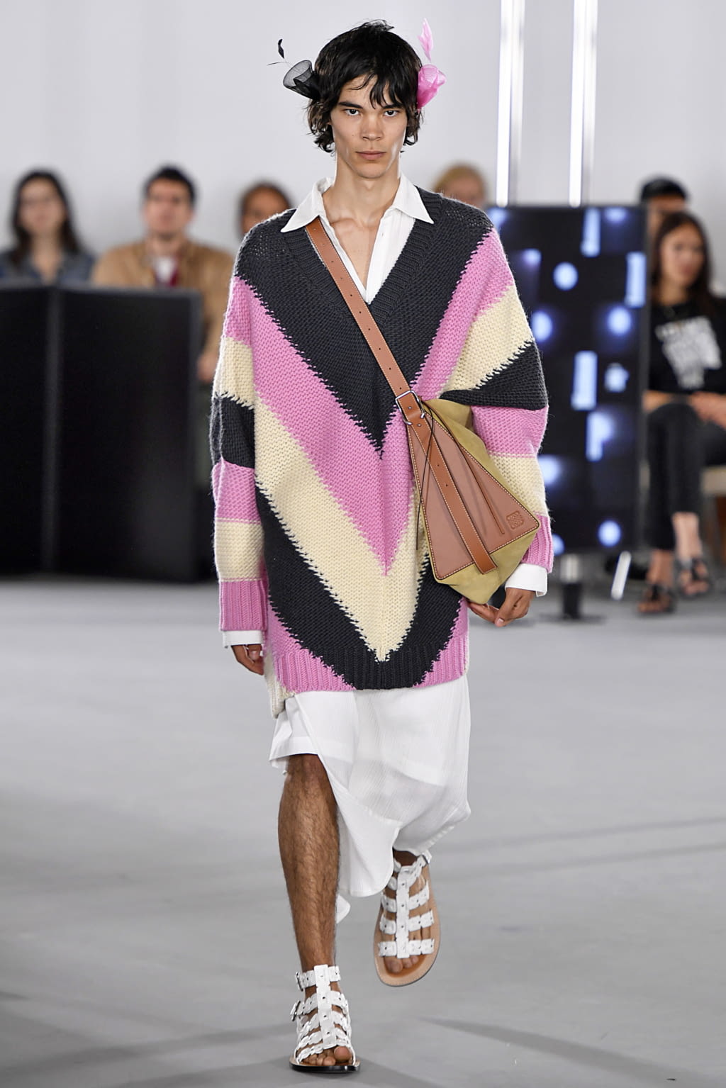 Fashion Week Paris Spring/Summer 2020 look 41 from the Loewe collection menswear