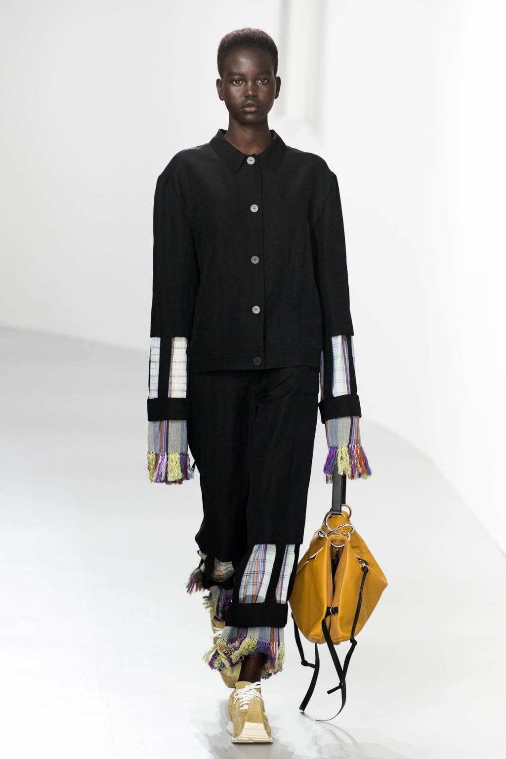 Fashion Week Paris Spring/Summer 2018 look 15 from the Loewe collection 女装