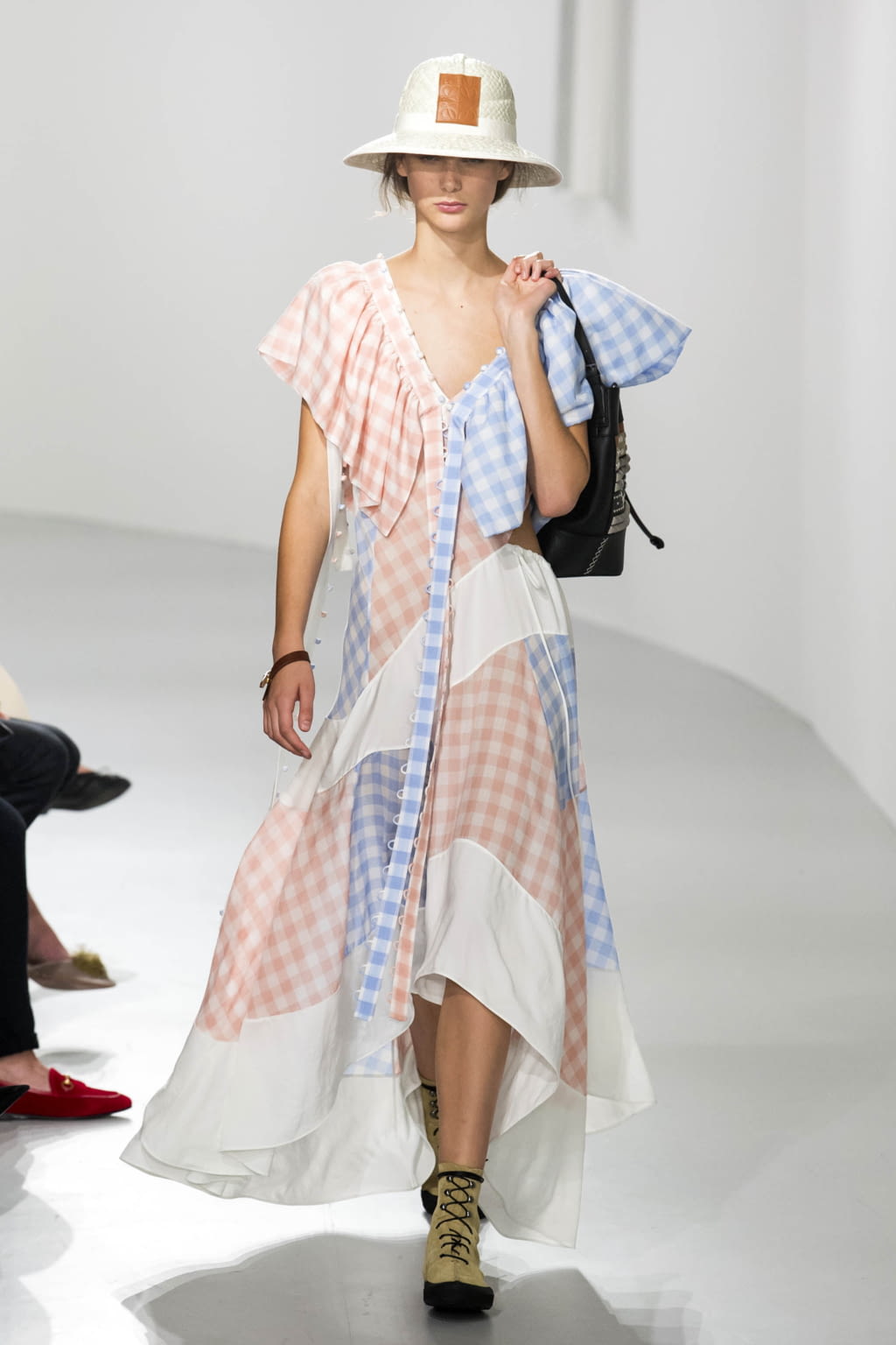 Fashion Week Paris Spring/Summer 2018 look 34 from the Loewe collection womenswear