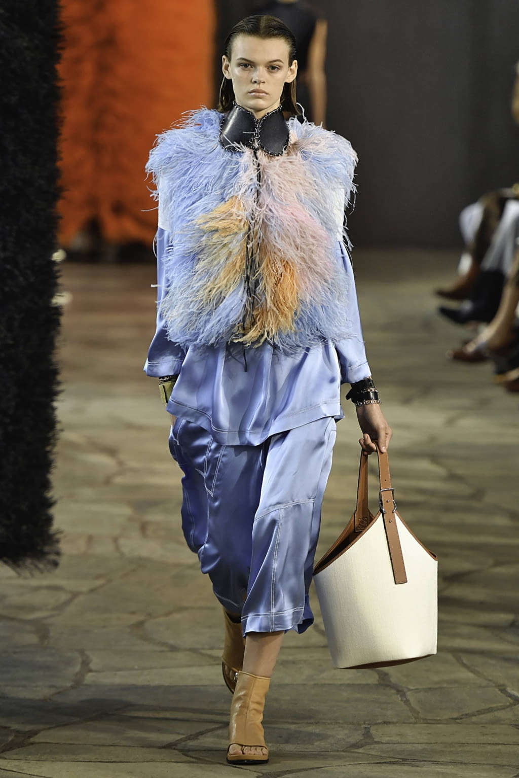 Fashion Week Paris Spring/Summer 2019 look 3 from the Loewe collection womenswear