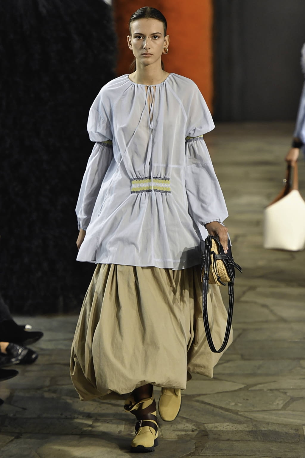 Fashion Week Paris Spring/Summer 2019 look 10 from the Loewe collection womenswear