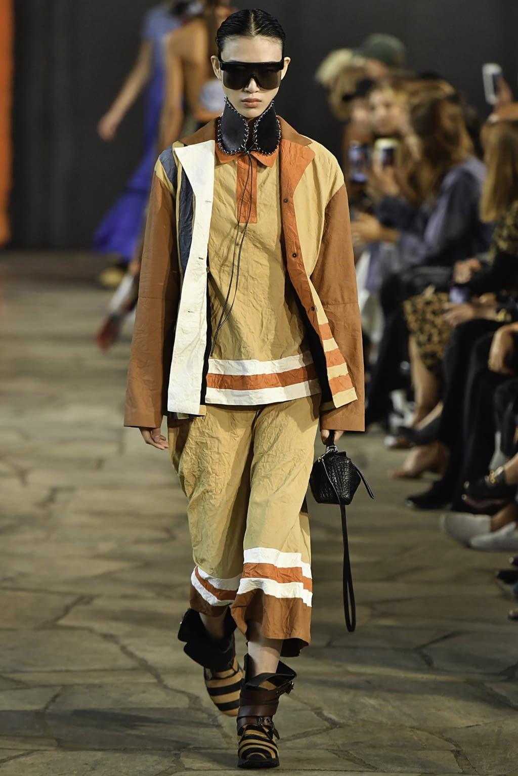 Fashion Week Paris Spring/Summer 2019 look 13 from the Loewe collection 女装