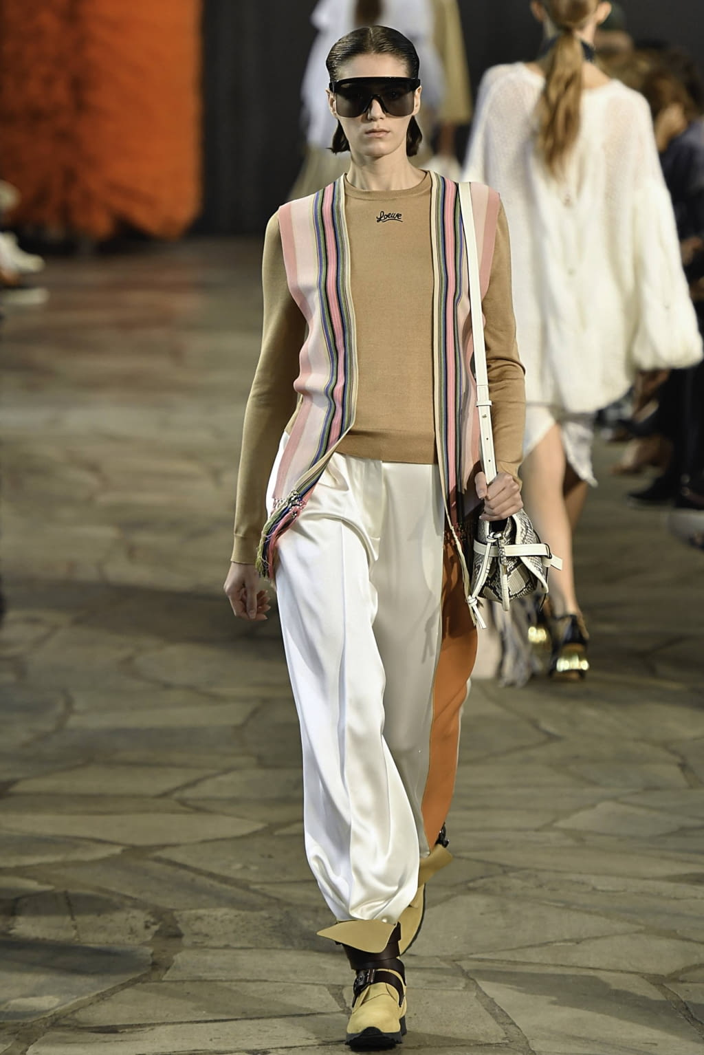 Fashion Week Paris Spring/Summer 2019 look 18 from the Loewe collection womenswear