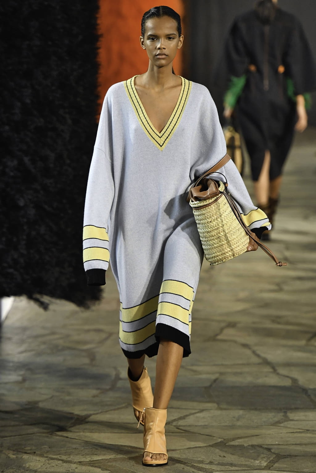 Fashion Week Paris Spring/Summer 2019 look 25 from the Loewe collection womenswear