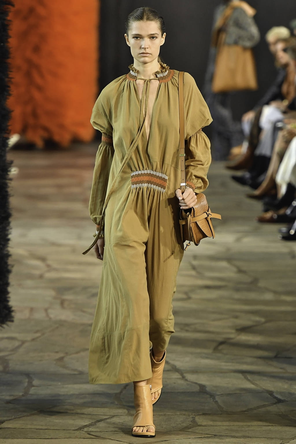 Fashion Week Paris Spring/Summer 2019 look 28 from the Loewe collection womenswear