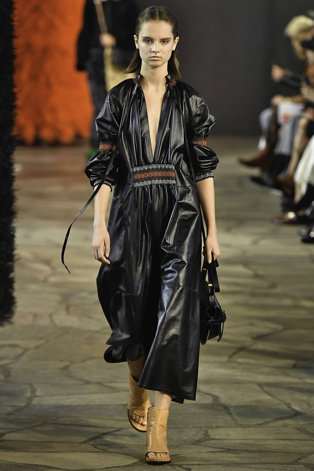 Fashion Week Paris Spring/Summer 2019 look 33 from the Loewe collection womenswear
