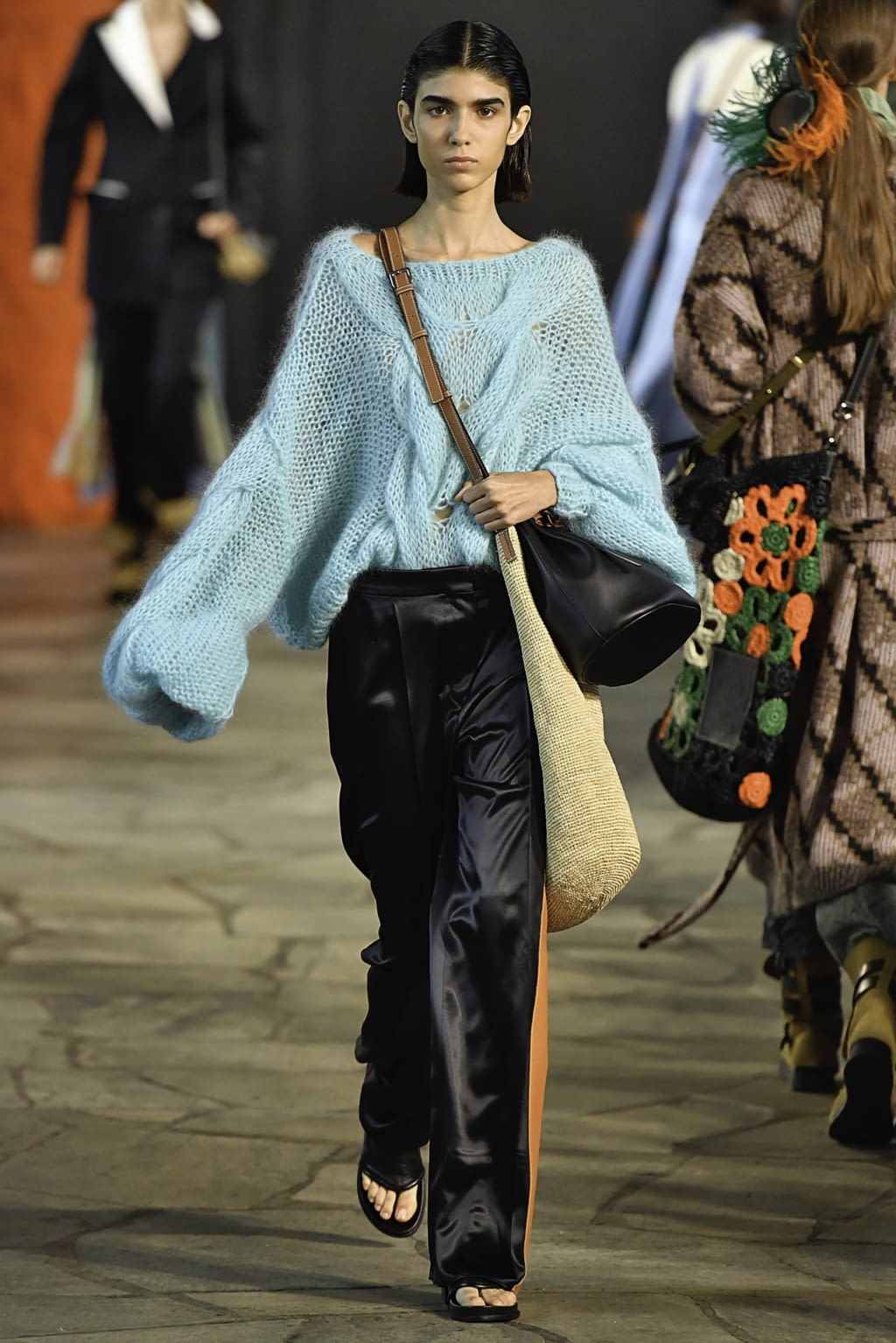 Fashion Week Paris Spring/Summer 2019 look 38 from the Loewe collection 女装