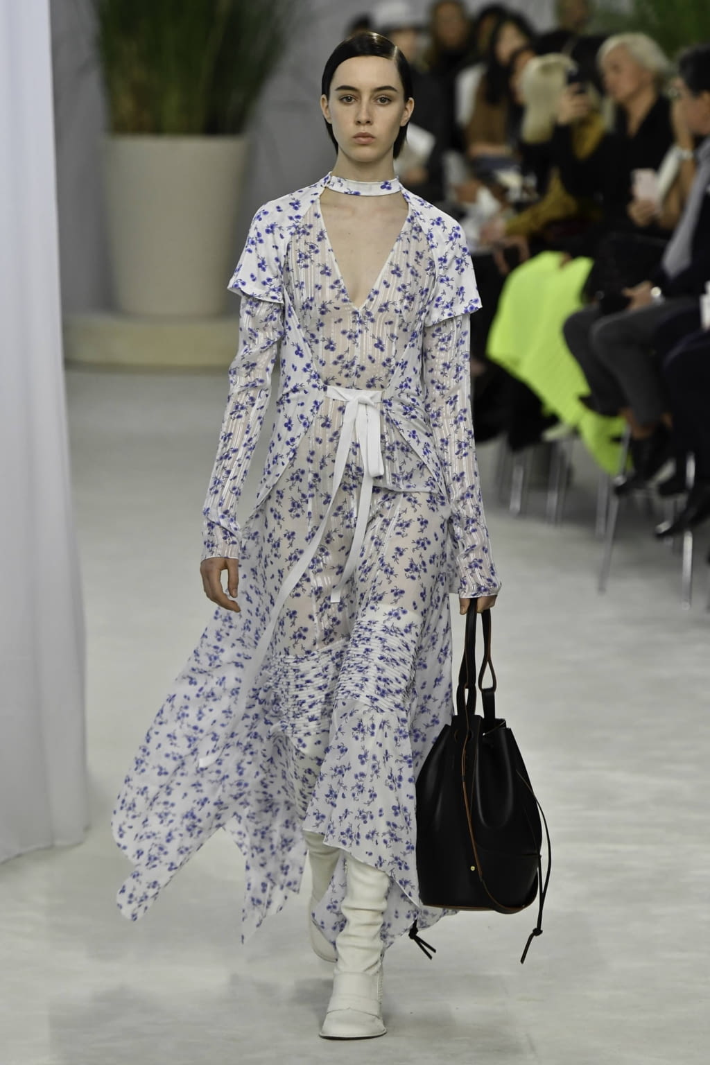 Fashion Week Paris Spring/Summer 2020 look 13 from the Loewe collection womenswear