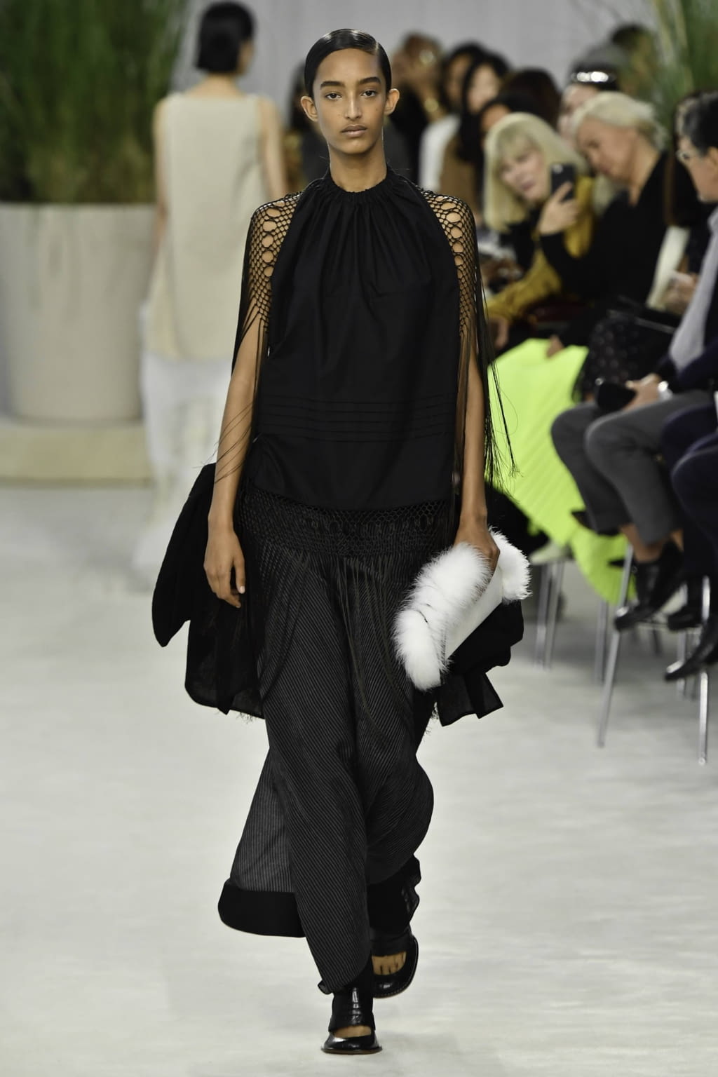 Fashion Week Paris Spring/Summer 2020 look 14 from the Loewe collection 女装