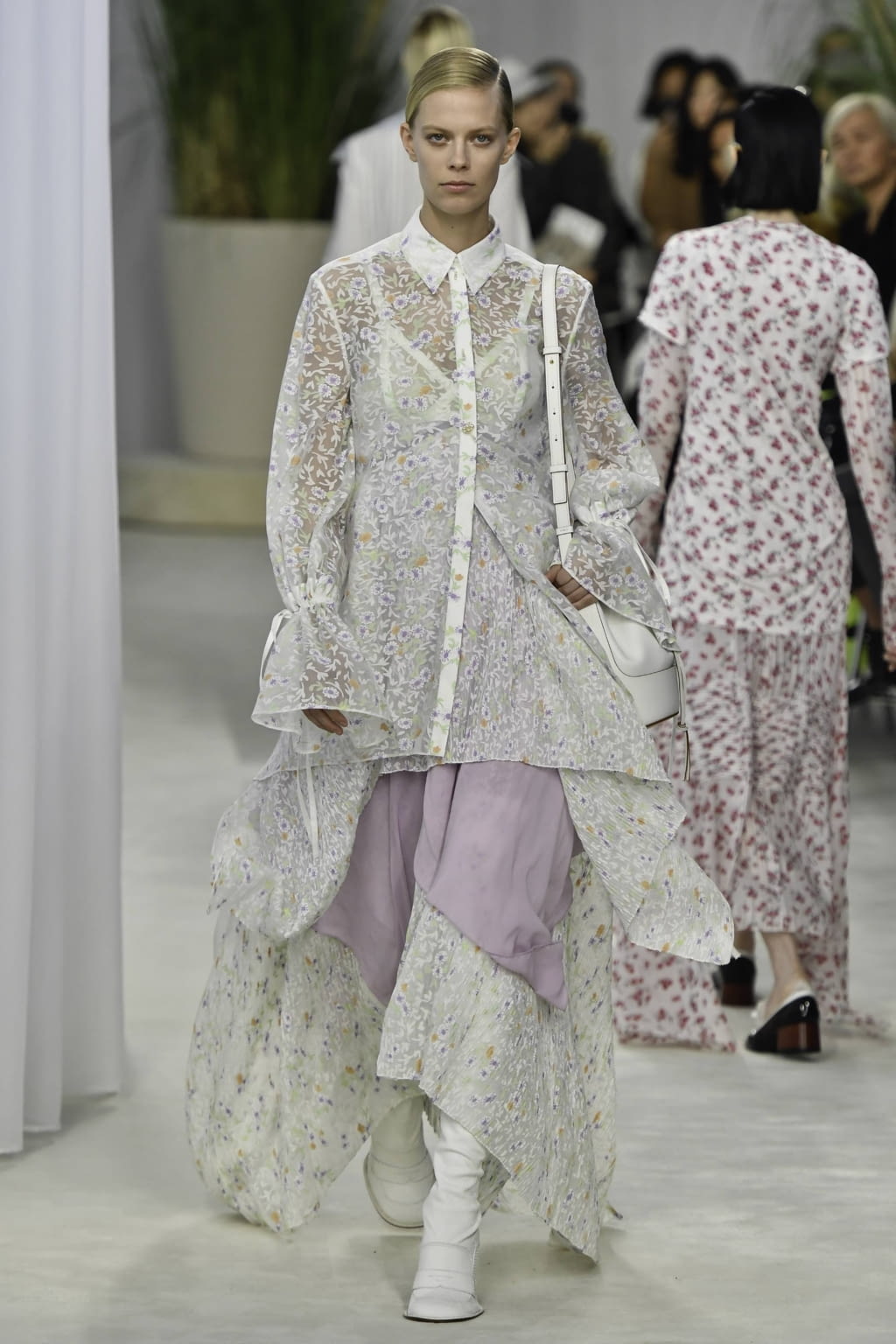 Fashion Week Paris Spring/Summer 2020 look 18 from the Loewe collection womenswear