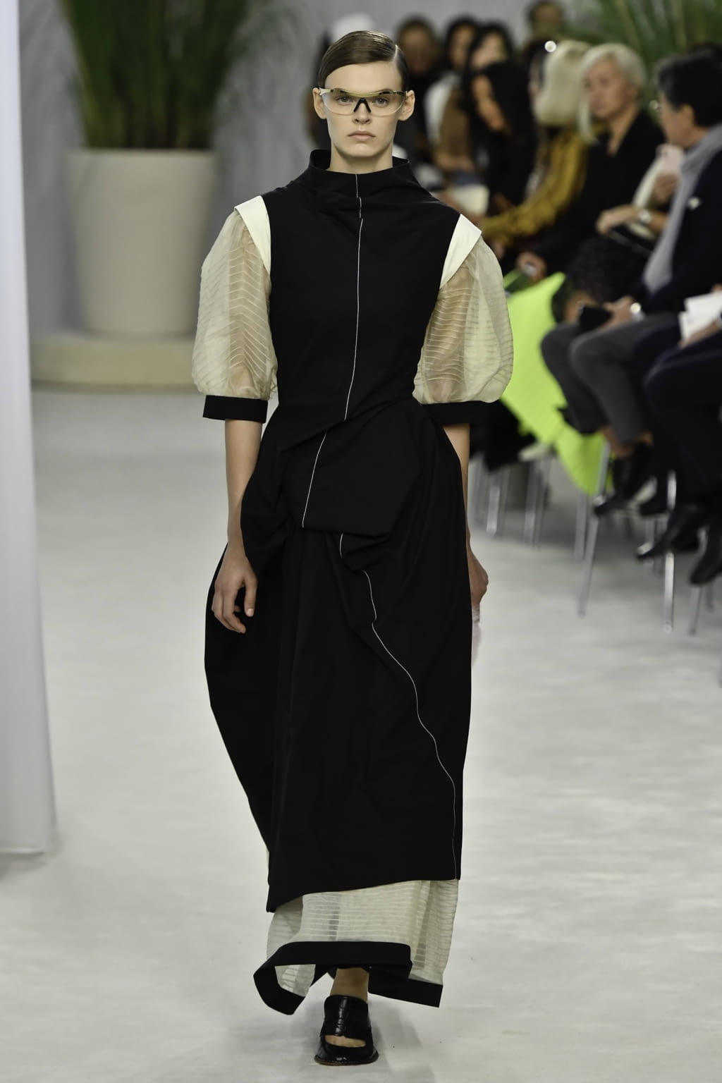 Fashion Week Paris Spring/Summer 2020 look 20 from the Loewe collection 女装