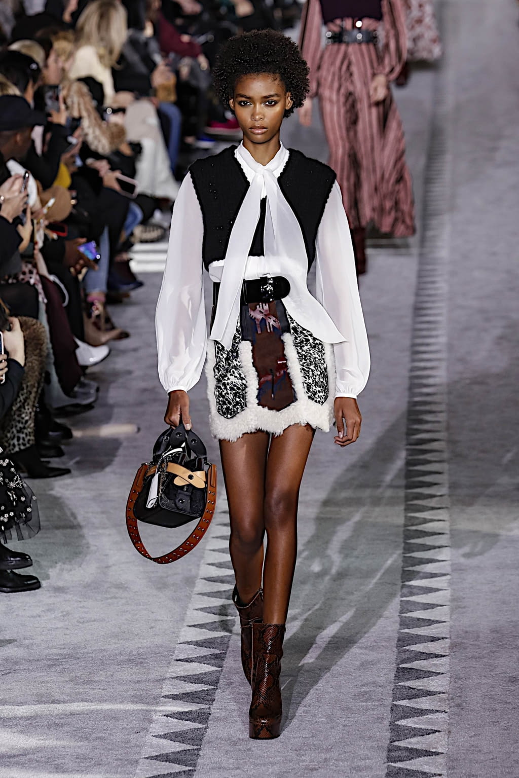 Fashion Week New York Fall/Winter 2019 look 16 from the Longchamp collection womenswear