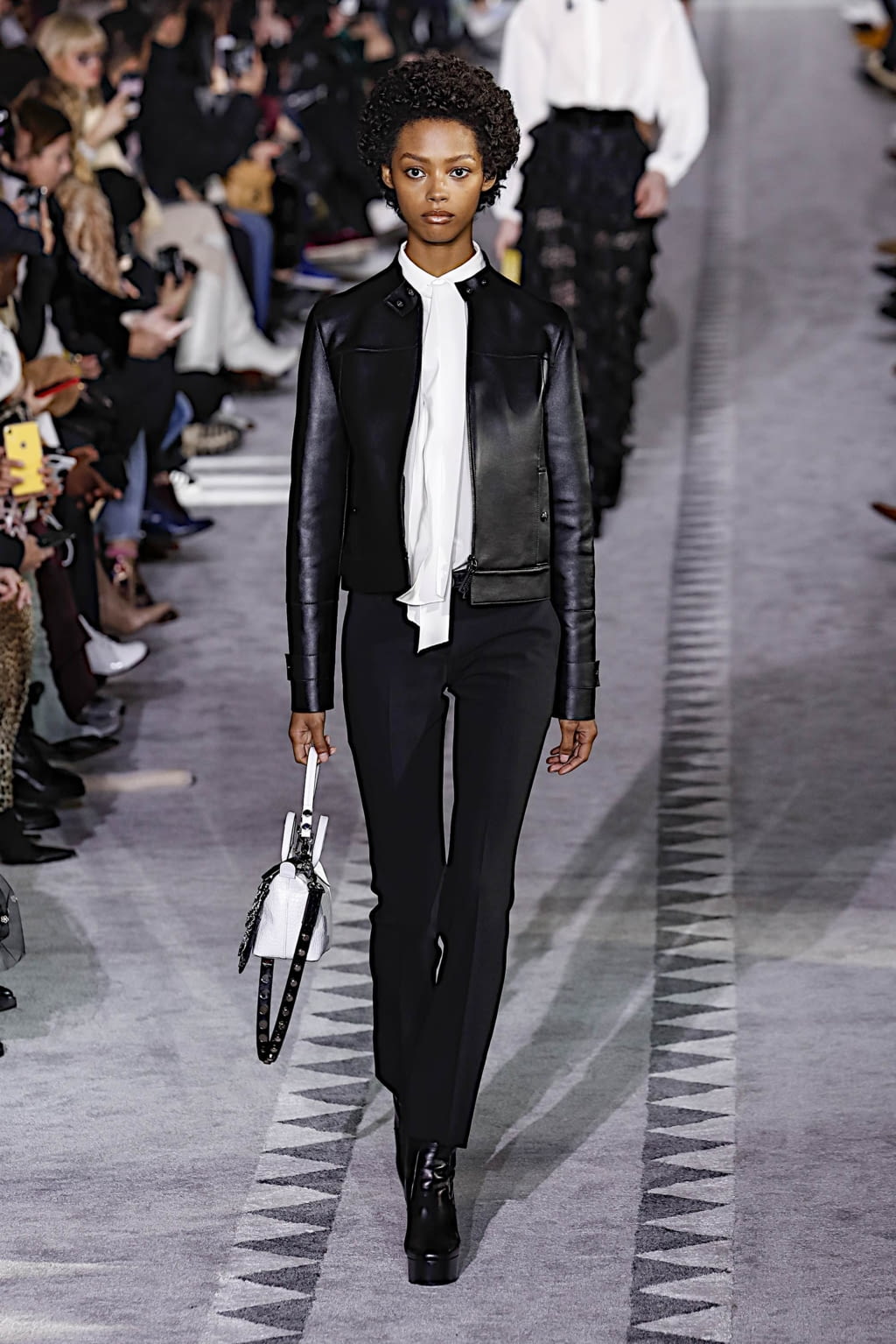 Fashion Week New York Fall/Winter 2019 look 37 from the Longchamp collection 女装