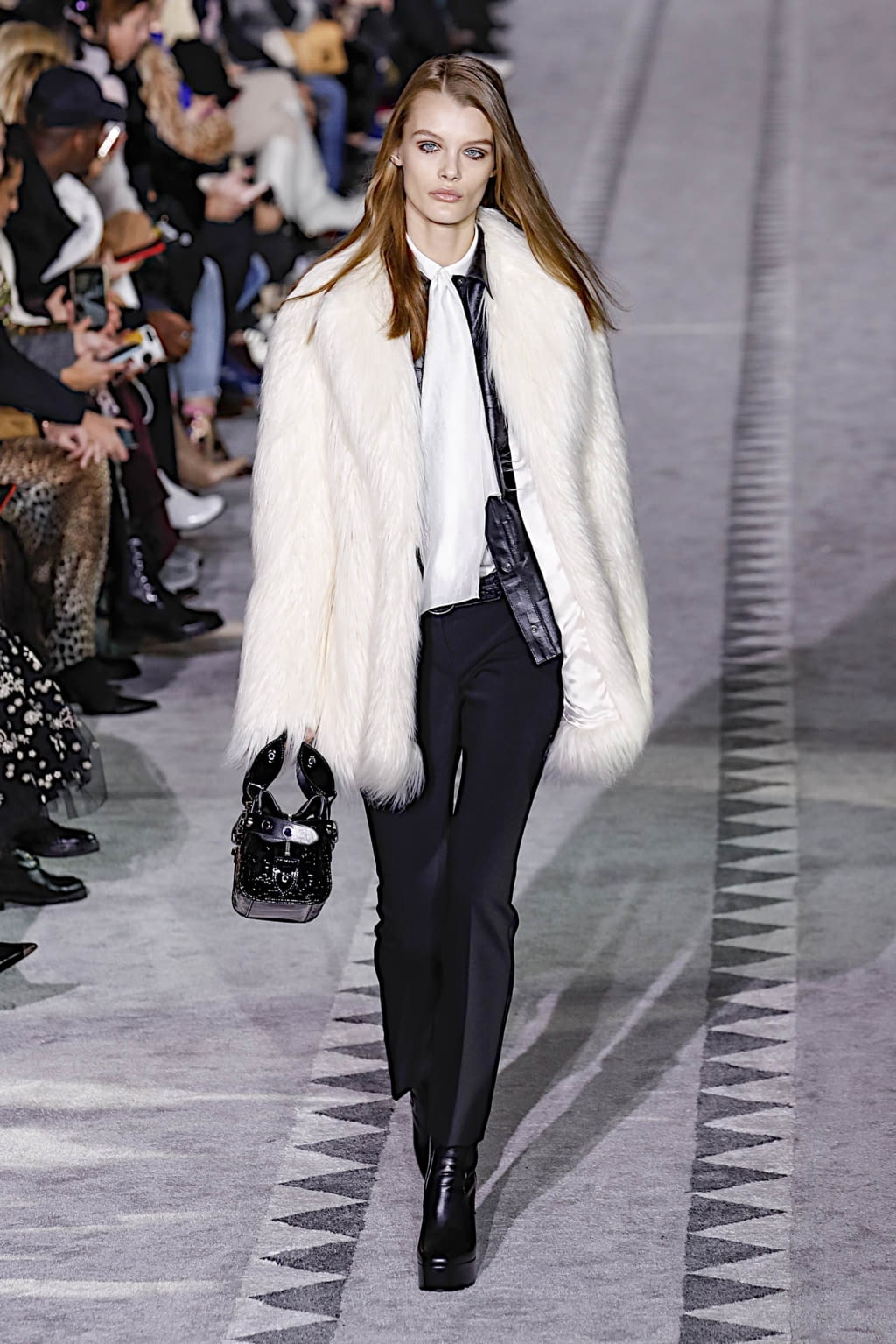Fashion Week New York Fall/Winter 2019 look 40 from the Longchamp collection 女装