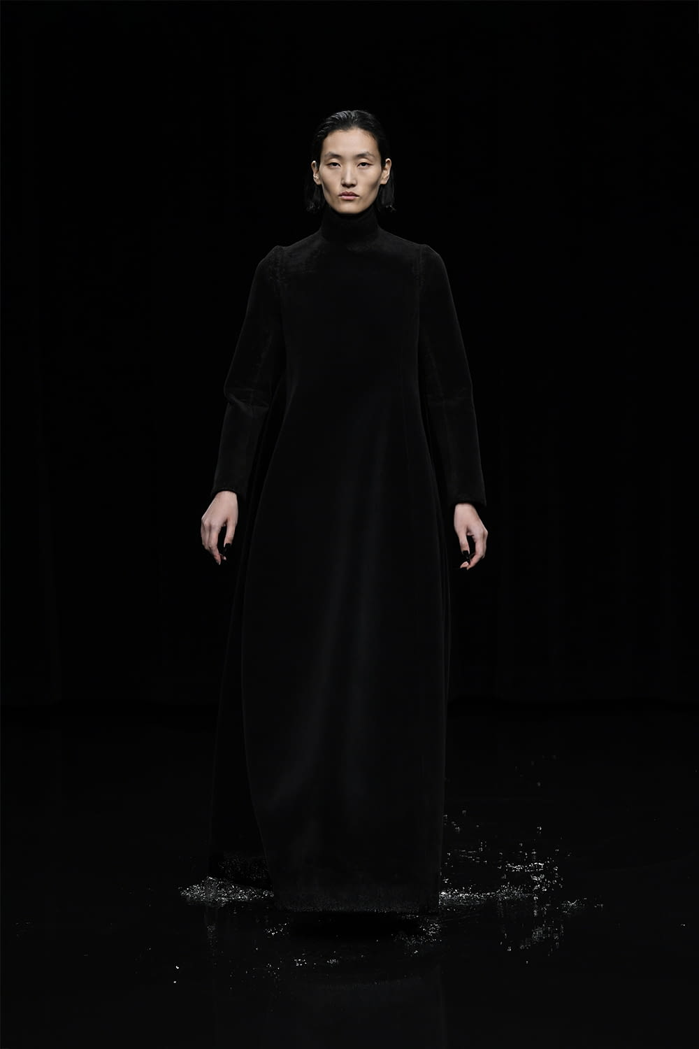 Fashion Week Paris Fall/Winter 2020 look 1 from the Balenciaga collection womenswear