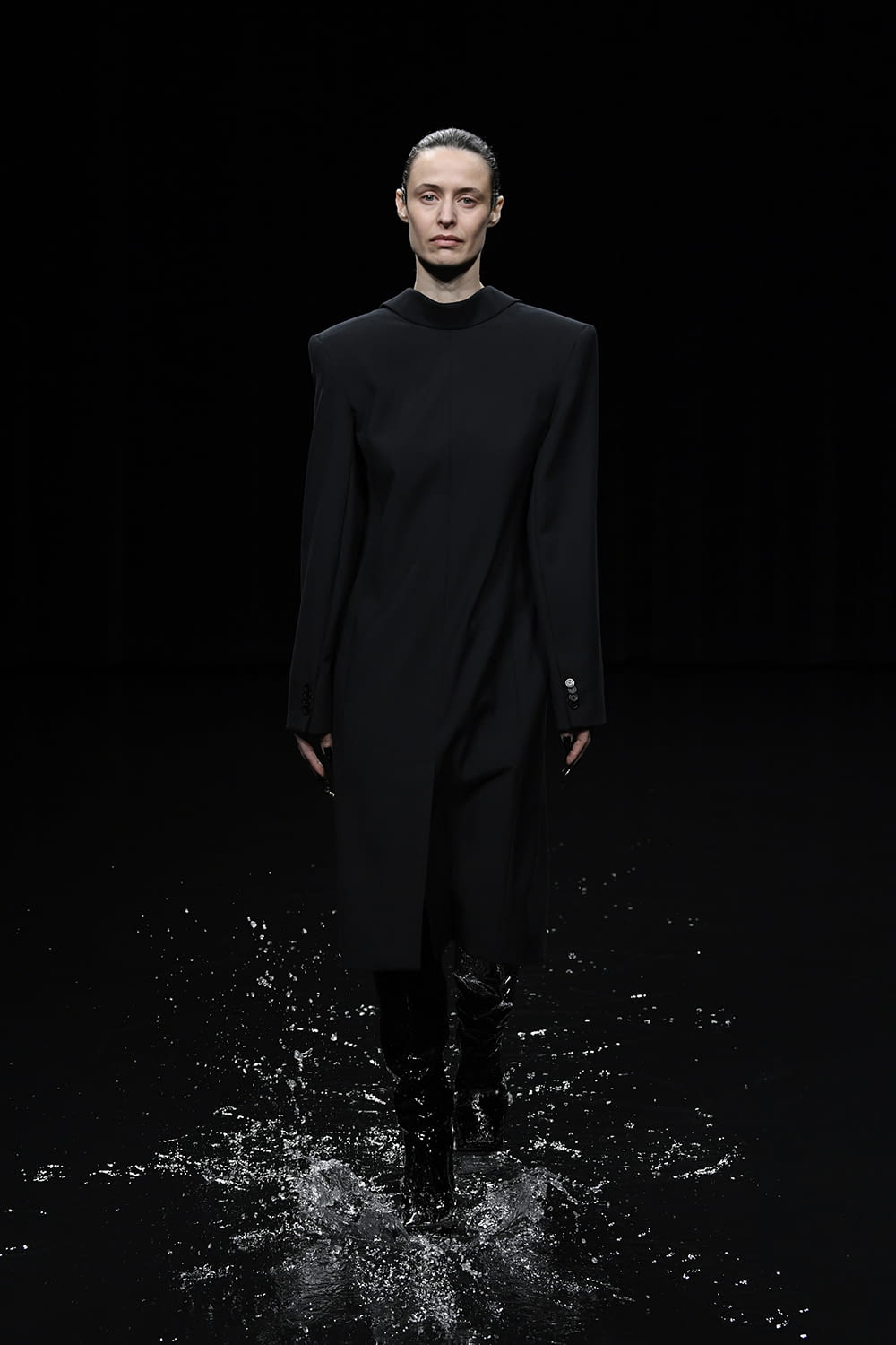Fashion Week Paris Fall/Winter 2020 look 17 de la collection Balenciaga womenswear