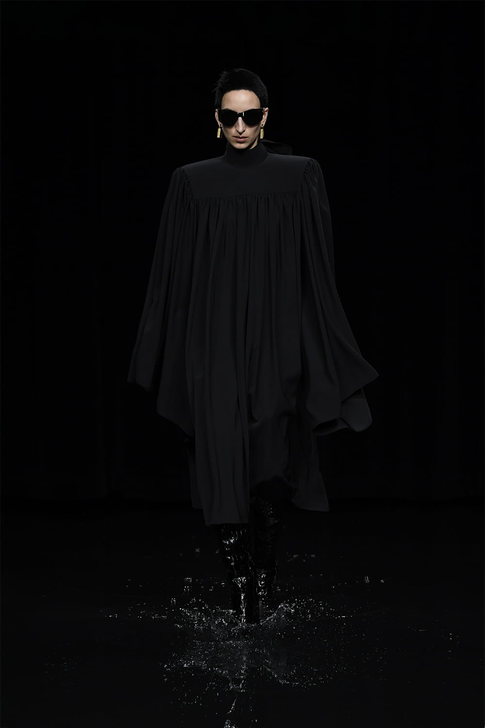 Fashion Week Paris Fall/Winter 2020 look 19 de la collection Balenciaga womenswear