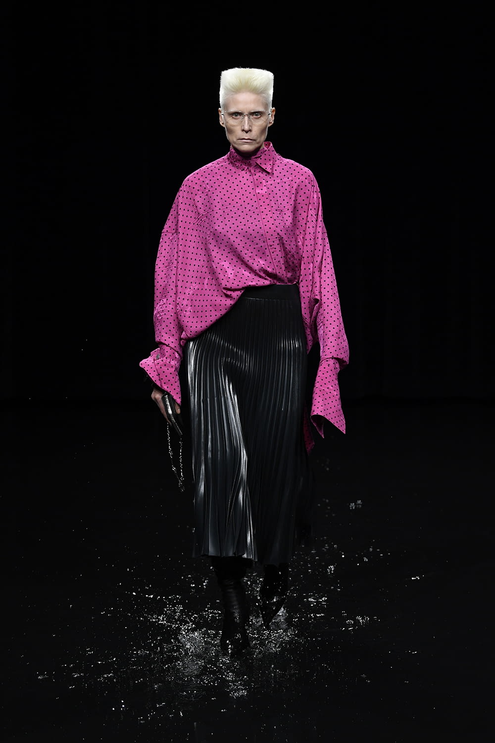 Fashion Week Paris Fall/Winter 2020 look 33 from the Balenciaga collection womenswear