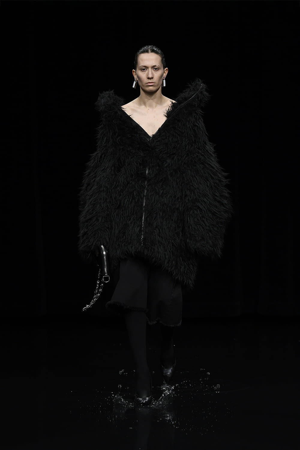 Fashion Week Paris Fall/Winter 2020 look 35 from the Balenciaga collection womenswear