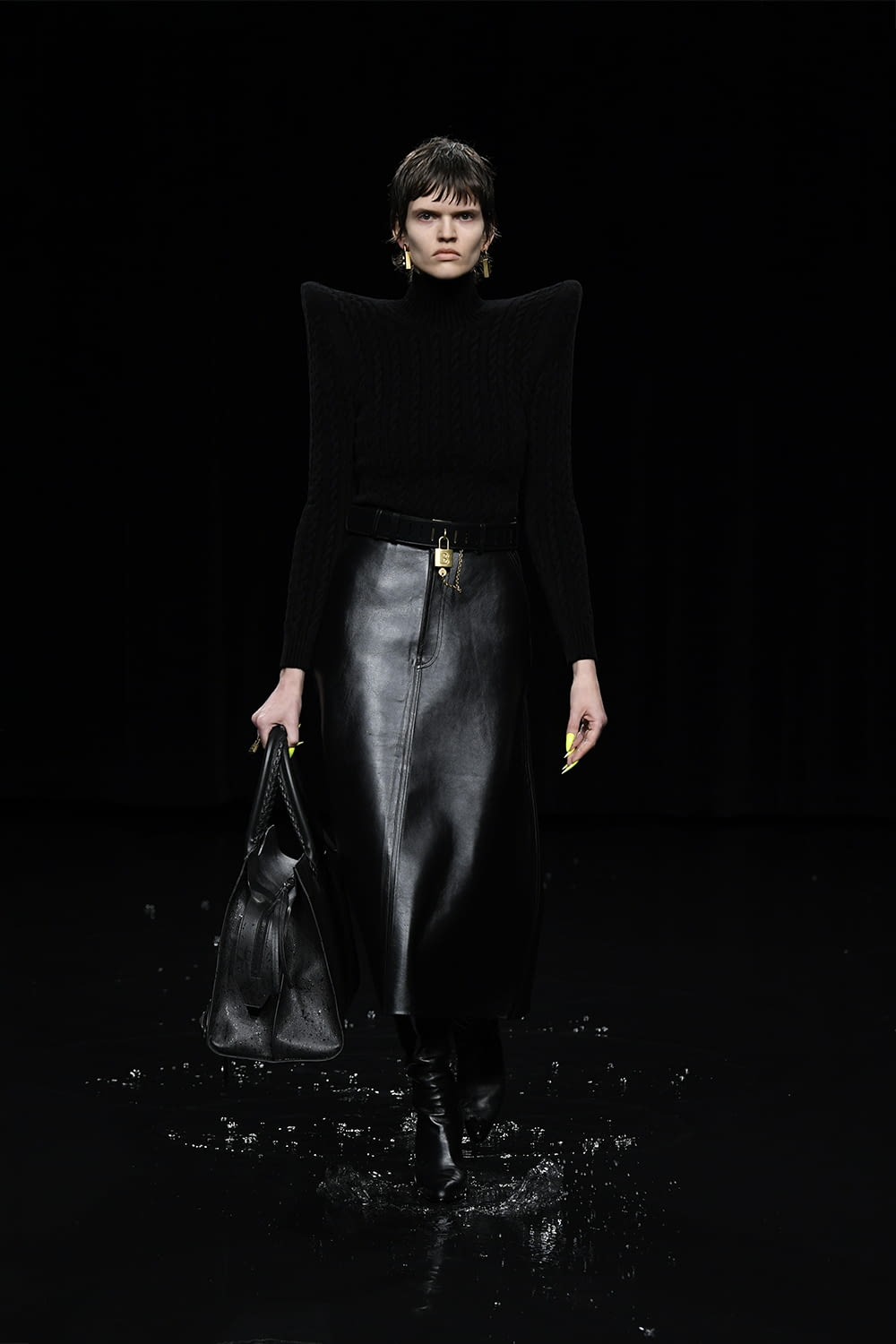 Fashion Week Paris Fall/Winter 2020 look 74 from the Balenciaga collection womenswear
