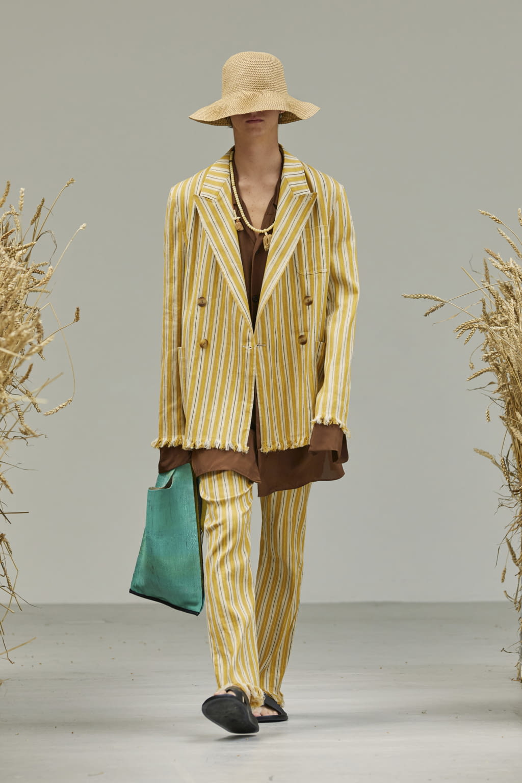 Fashion Week Paris Spring/Summer 2021 look 1 from the CMMN SWDN collection menswear