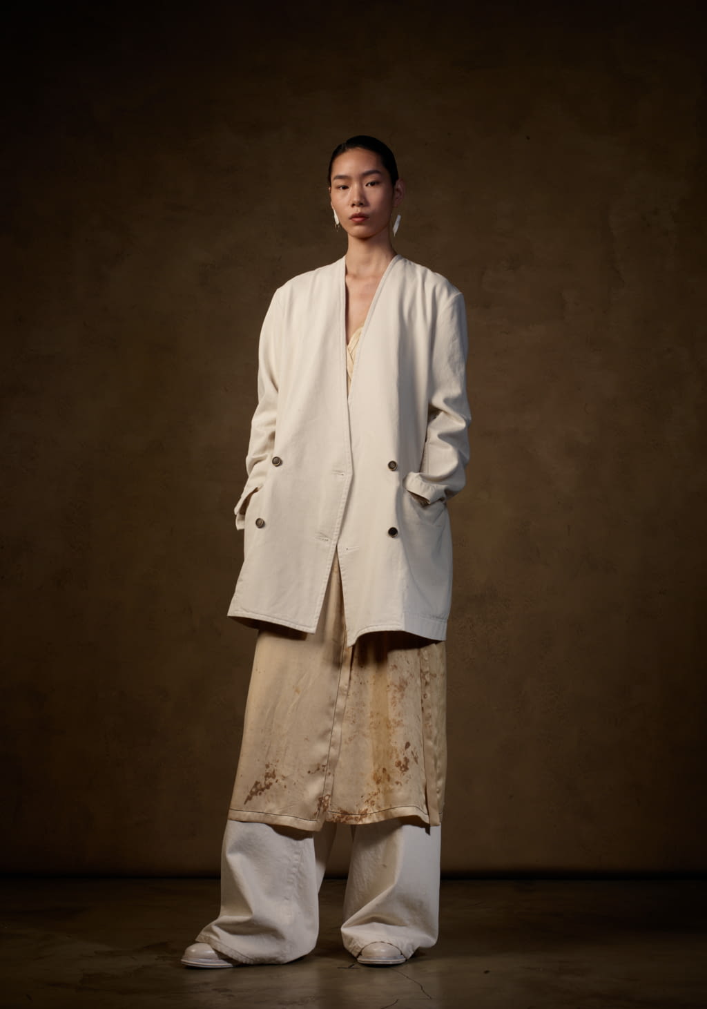 Fashion Week Paris Fall/Winter 2021 look 1 de la collection Uma Wang womenswear