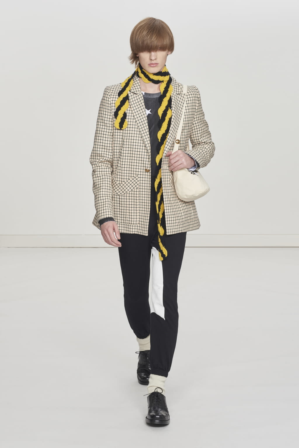 Fashion Week London Spring/Summer 2021 look 1 from the Stefan Cooke collection menswear