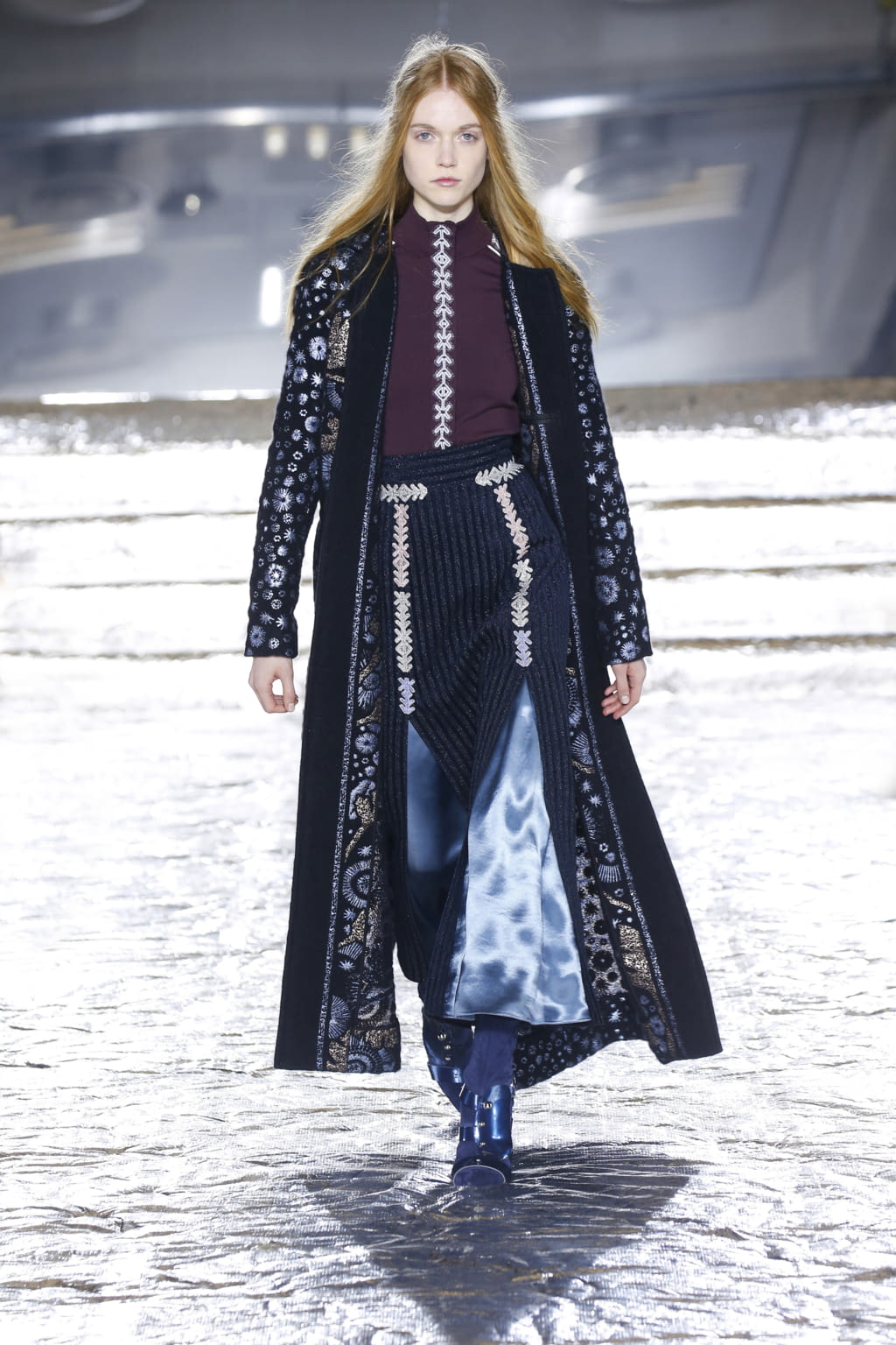 Fashion Week London Fall/Winter 2016 look 1 from the Peter Pilotto collection womenswear
