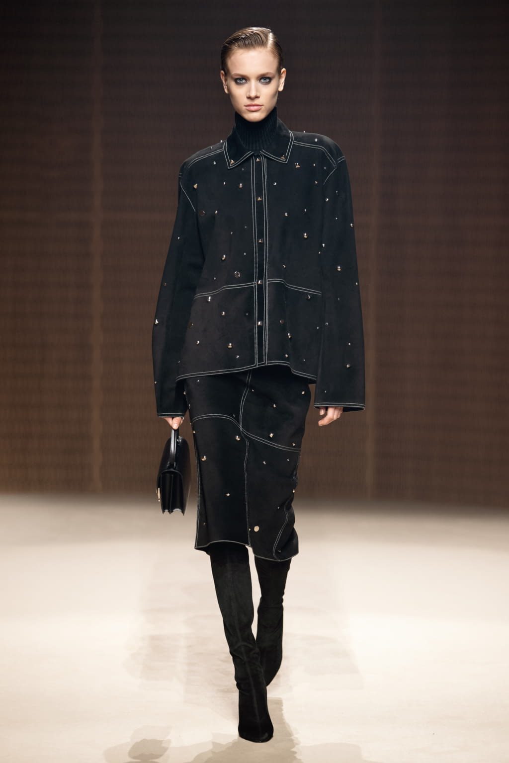 Fashion Week Paris Fall/Winter 2019 look 1 from the Hermès collection womenswear