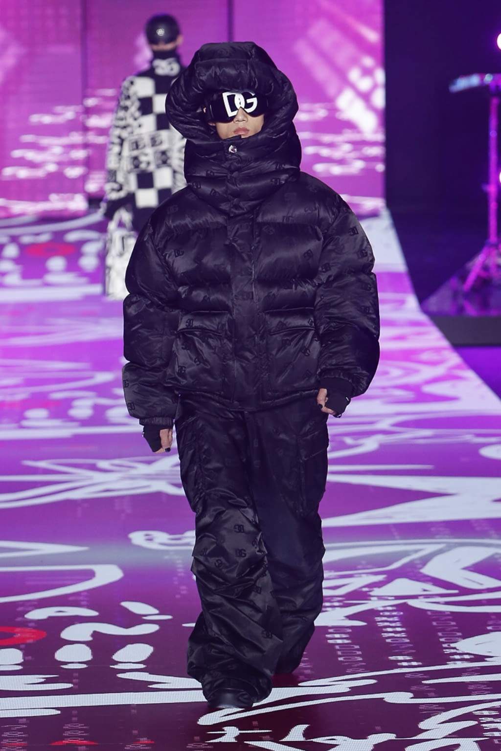 Fashion Week Milan Fall/Winter 2022 look 14 from the Dolce & Gabbana collection menswear