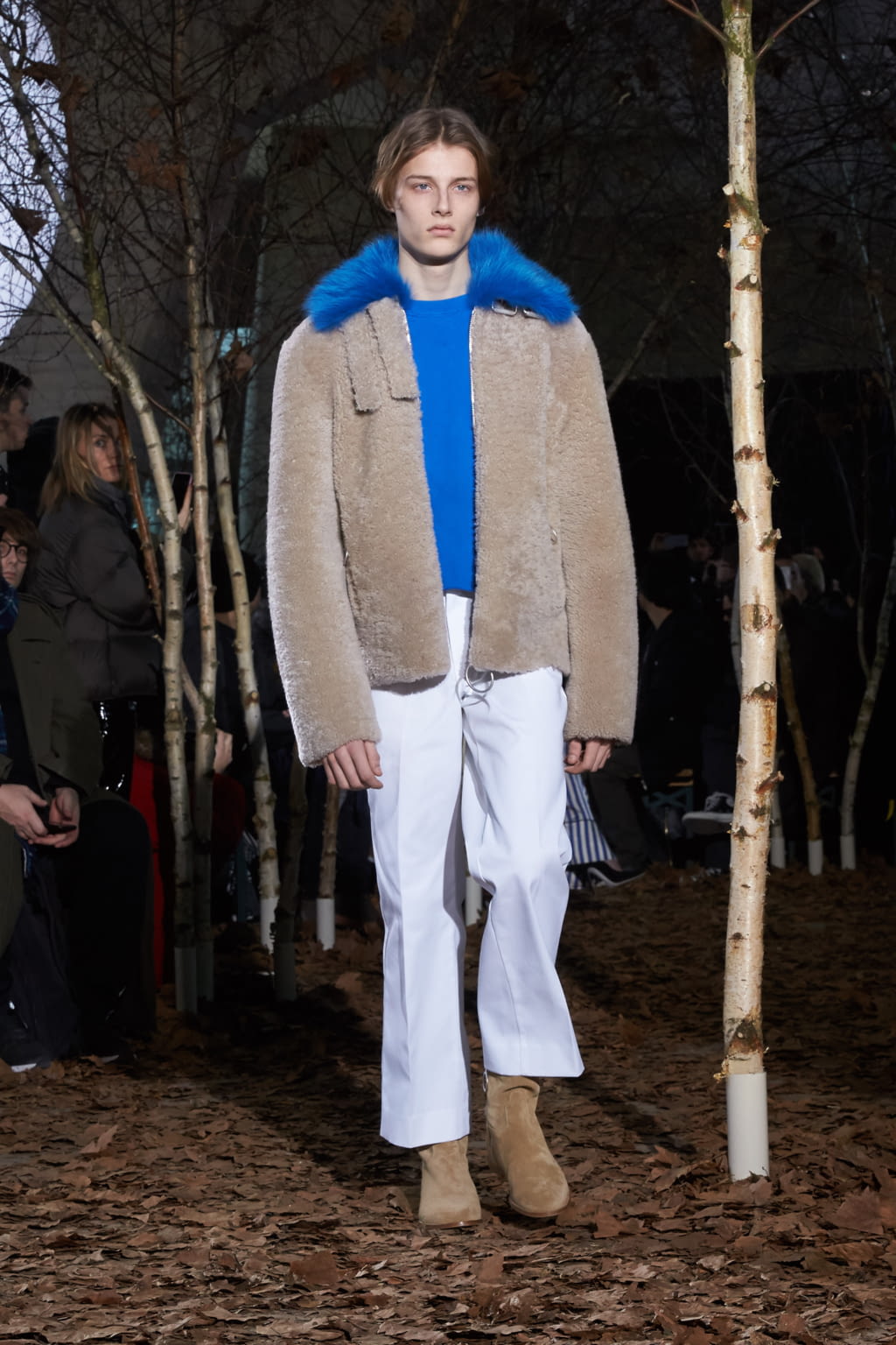 Fashion Week Paris Fall/Winter 2017 look 2 from the Off-White collection menswear