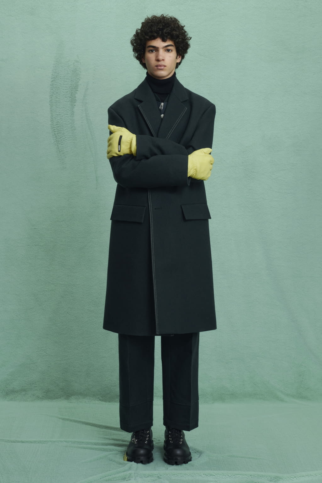 Fashion Week Paris Fall/Winter 2022 look 2 from the OAMC collection menswear