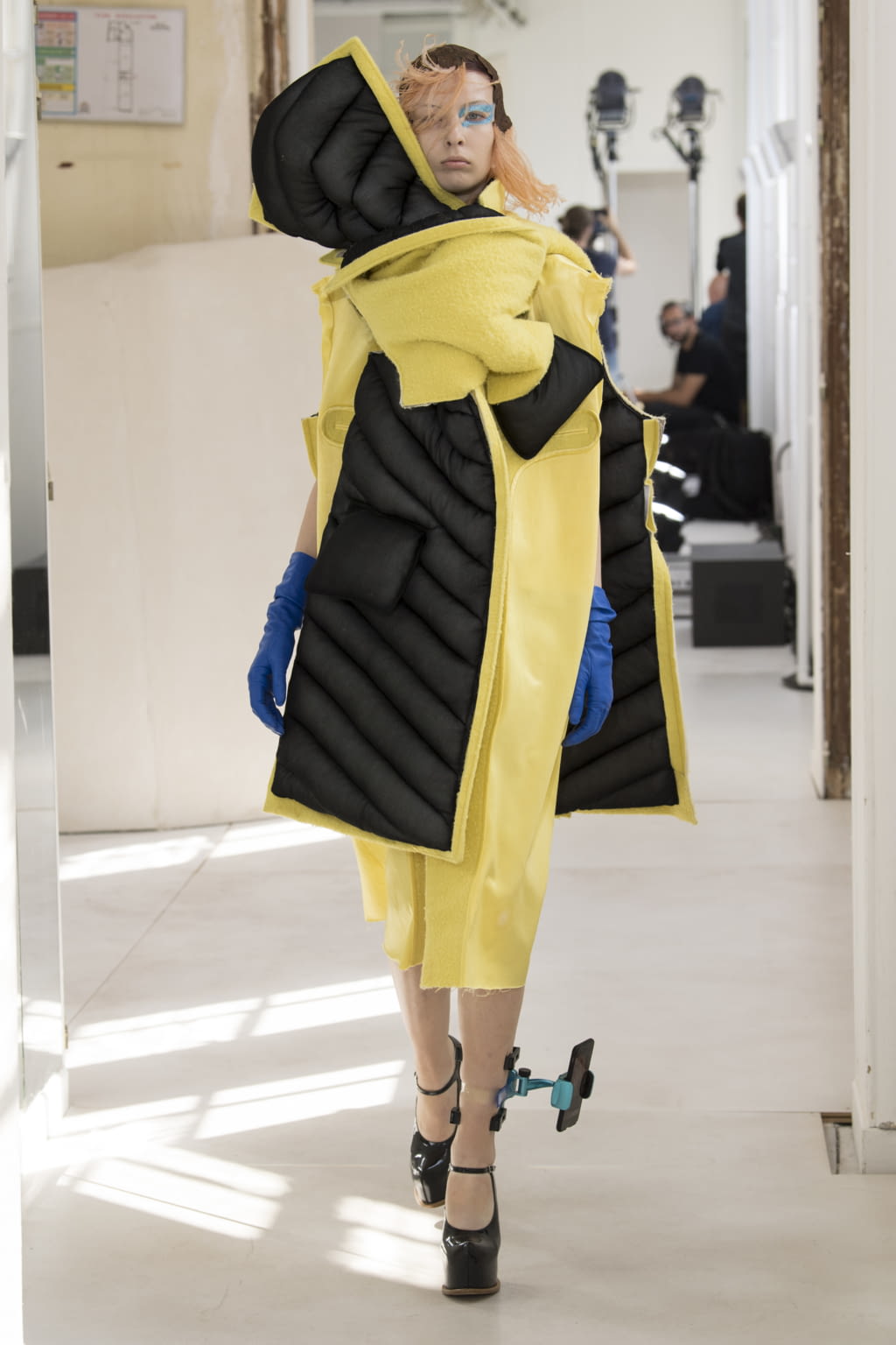 Fashion Week Paris Fall/Winter 2018 look 2 from the Maison Margiela collection couture