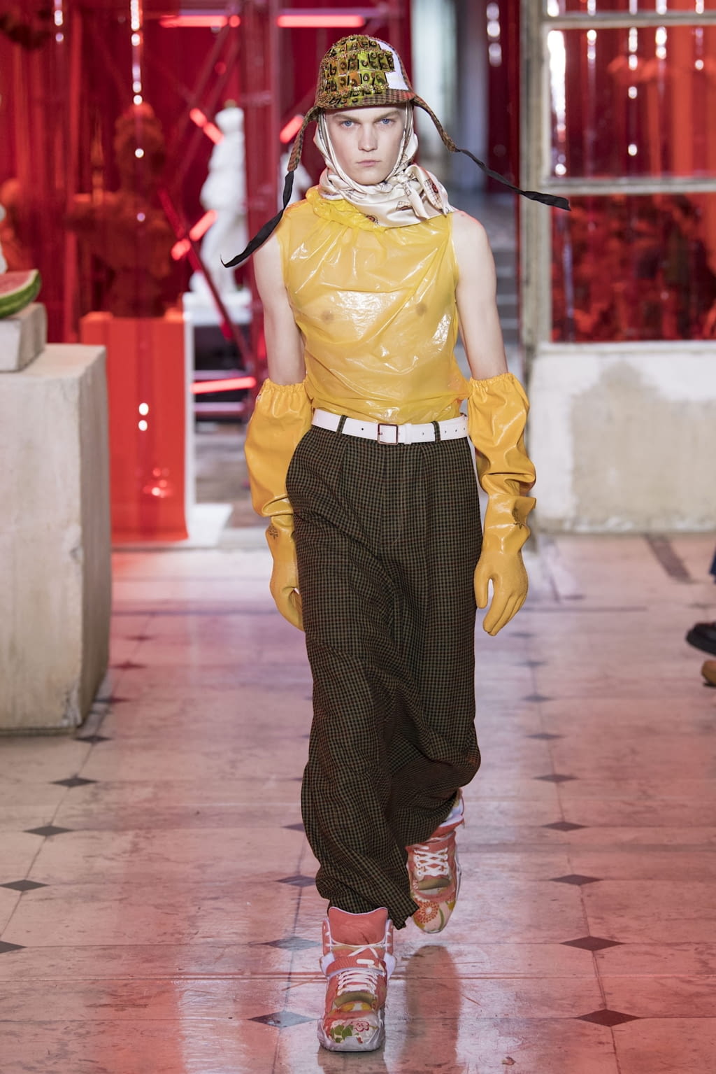 Fashion Week Paris Spring/Summer 2019 look 2 from the Maison Margiela collection menswear